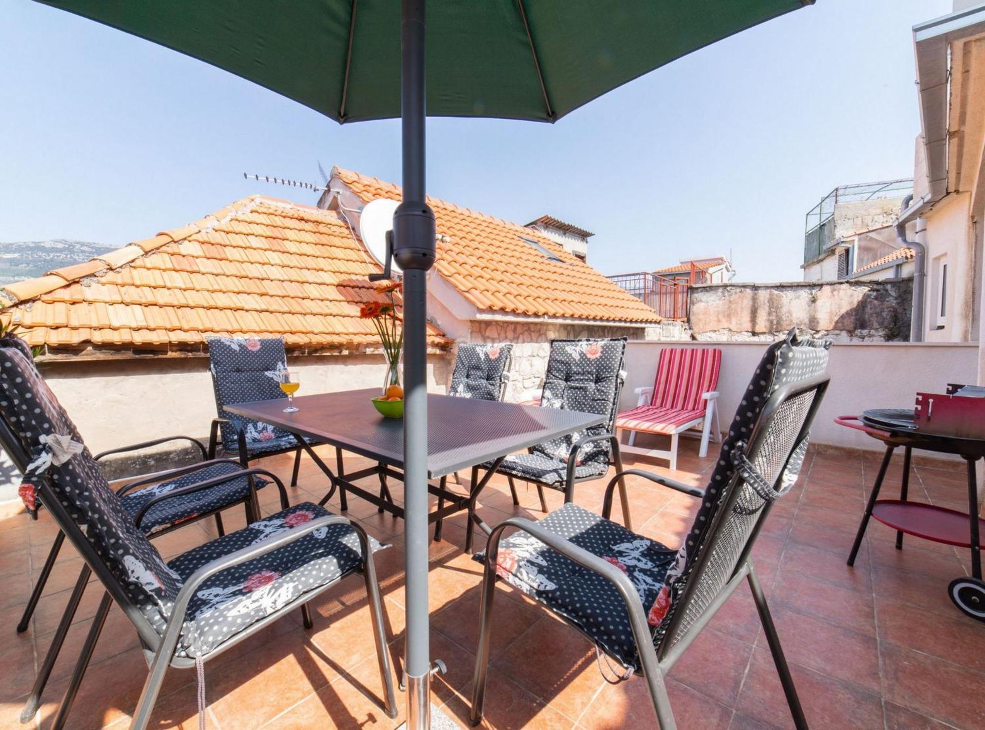 Seafront Villa With Furnished Sun Terrace, Close To The Beach Kastela Exterior photo