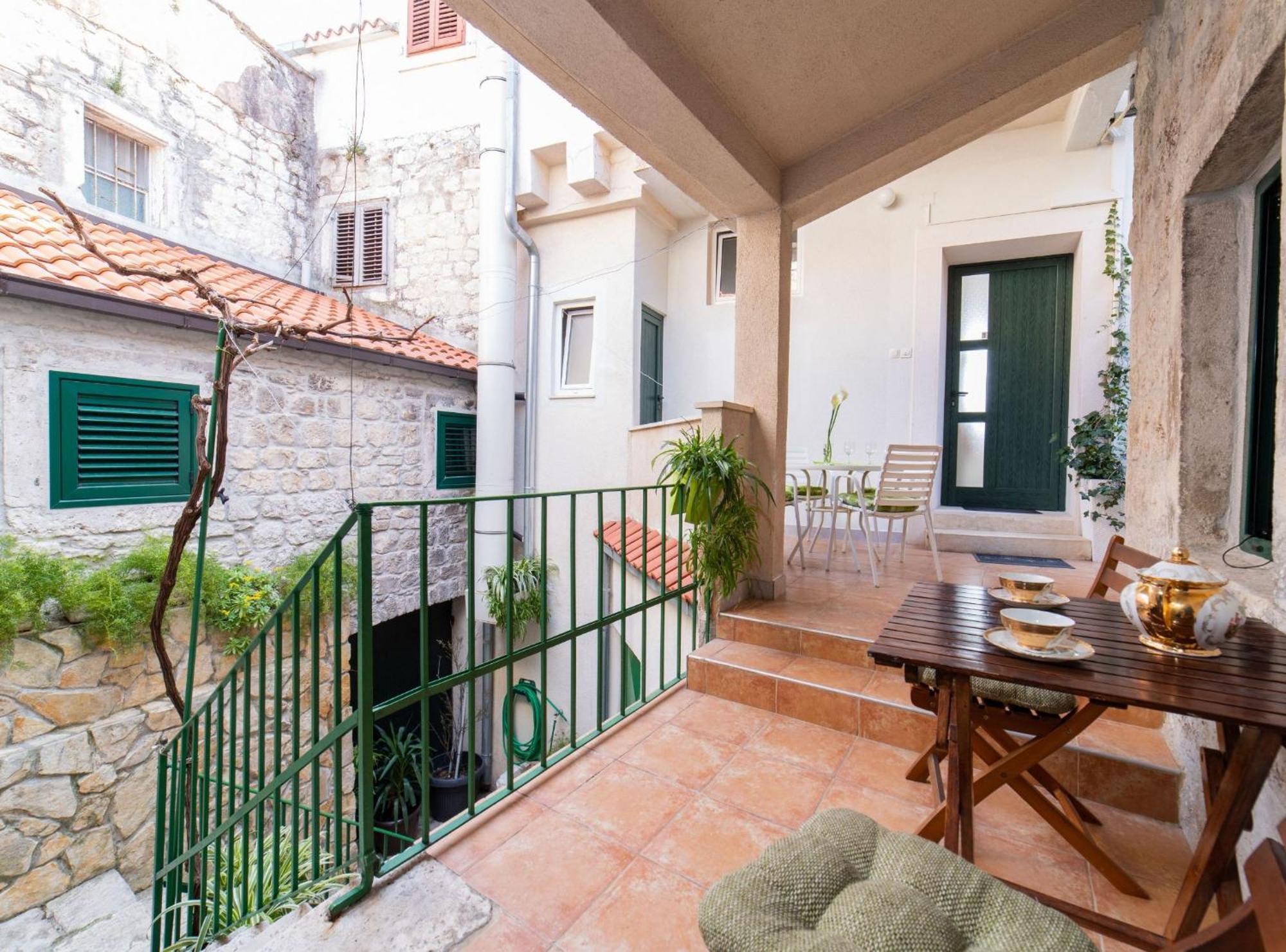 Seafront Villa With Furnished Sun Terrace, Close To The Beach Kastela Exterior photo
