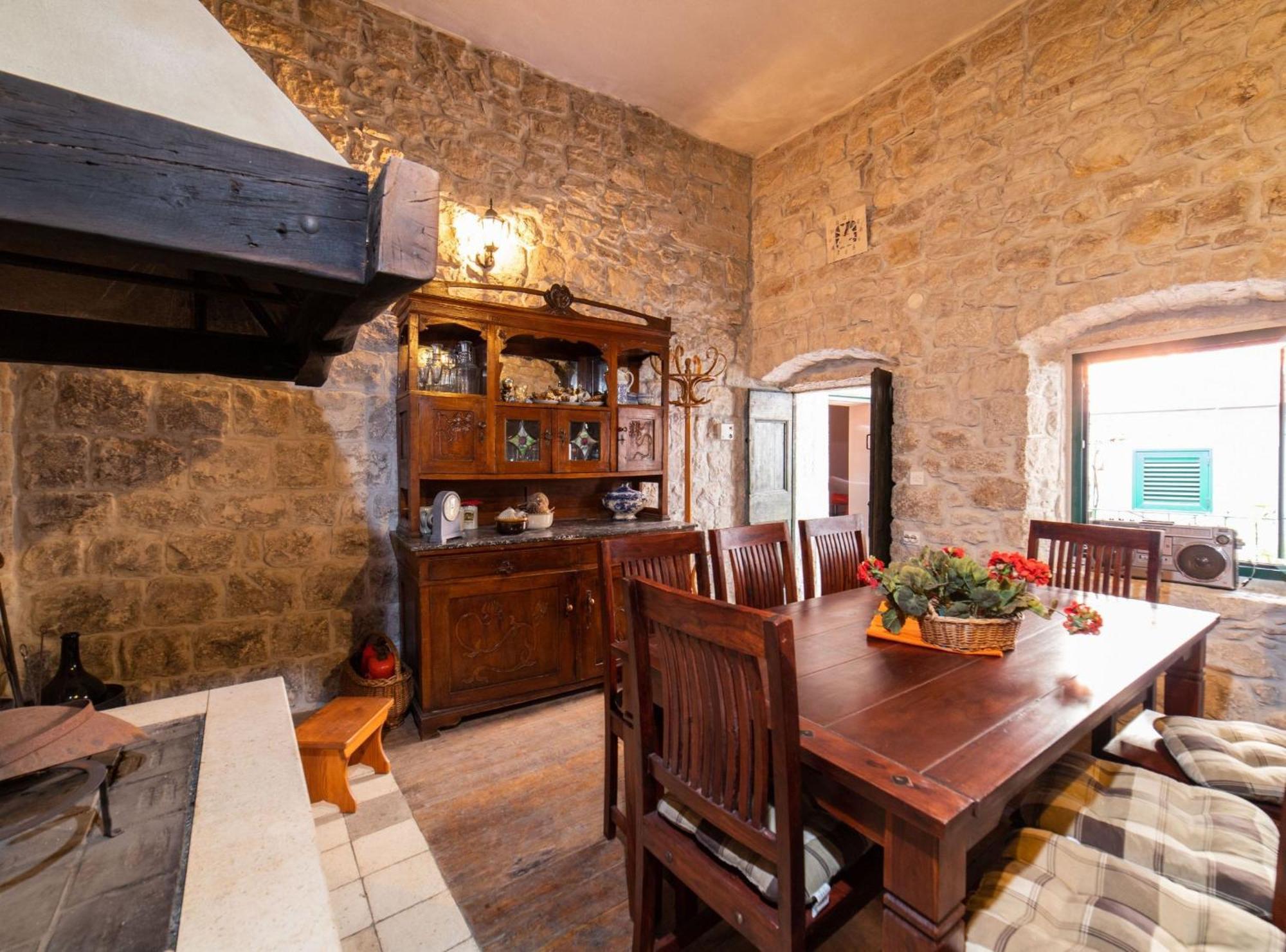 Seafront Villa With Furnished Sun Terrace, Close To The Beach Kastela Exterior photo